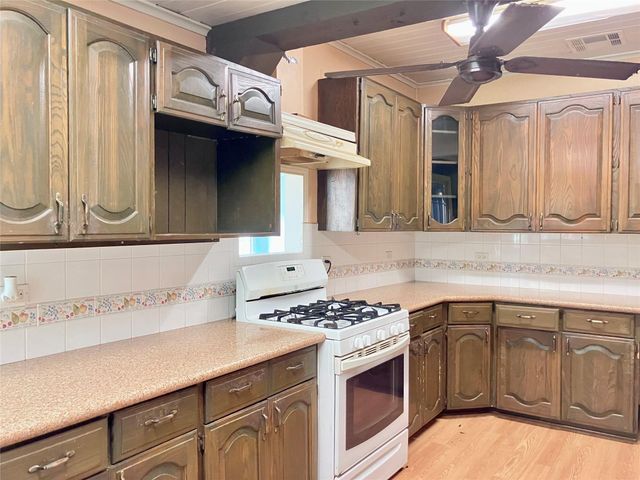 5012 Winding Way, Dickinson, TX 77539