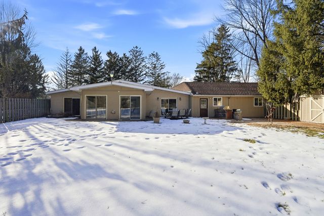 1317 N Cedar Lake Road, Lake Villa, IL 60046