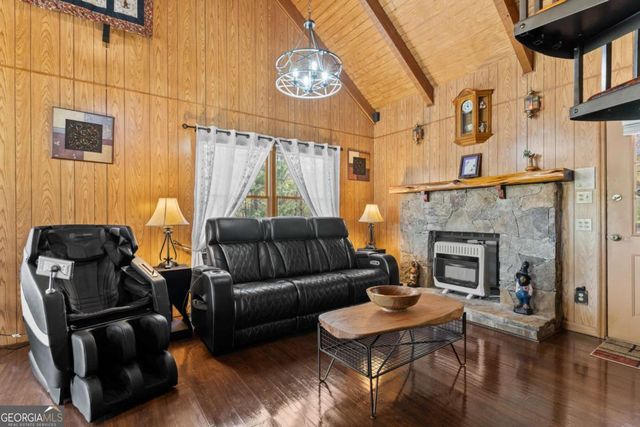 1227 Village Road, Murphy, NC 28906