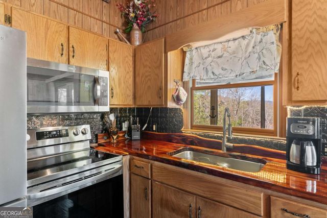 1227 Village Road, Murphy, NC 28906