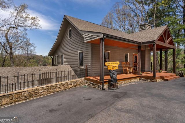 1227 Village Road, Murphy, NC 28906