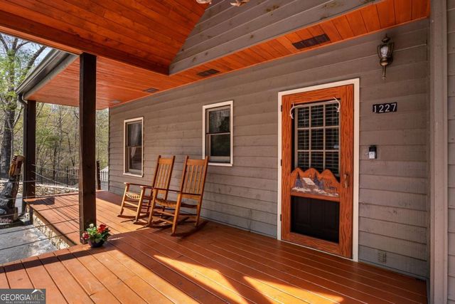 1227 Village Road, Murphy, NC 28906