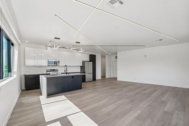 1030 N 1st Street 504, Phoenix, AZ 85004