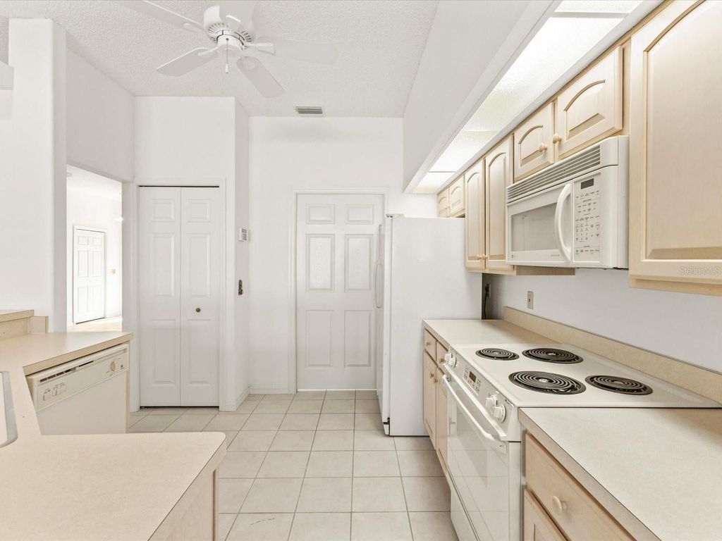 Image 18 of property listing at 3123 QUAIL HOLLOW COURT, Spring Hill, FL 34606