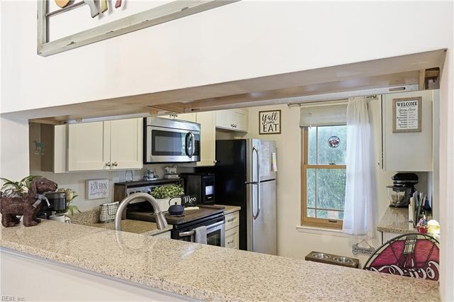 106 Greendale RD, Virginia Beach, VA 23452