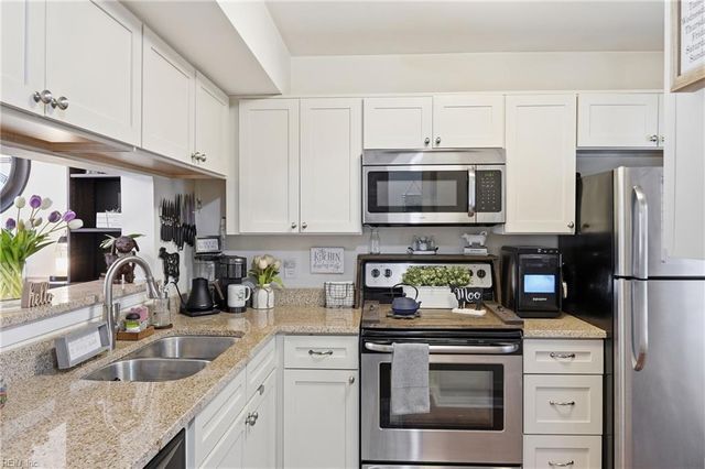 106 Greendale RD, Virginia Beach, VA 23452