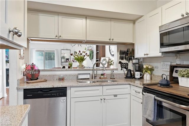 106 Greendale RD, Virginia Beach, VA 23452