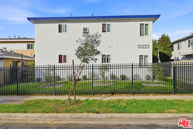 10223 Darby Avenue, Inglewood, CA 90303