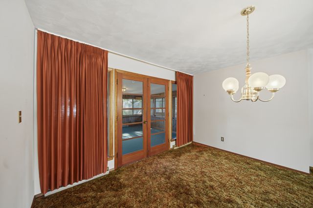 1304 Park Lane, Dixon, IL 61021