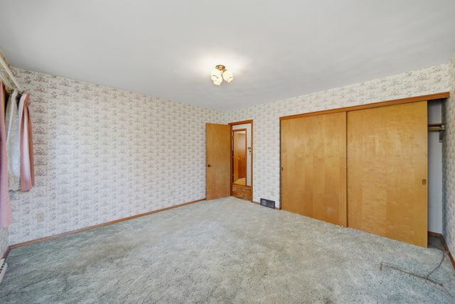 1304 Park Lane, Dixon, IL 61021