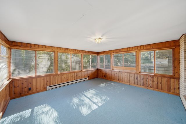 1304 Park Lane, Dixon, IL 61021