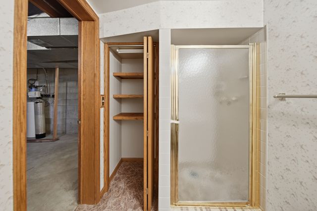 1304 Park Lane, Dixon, IL 61021