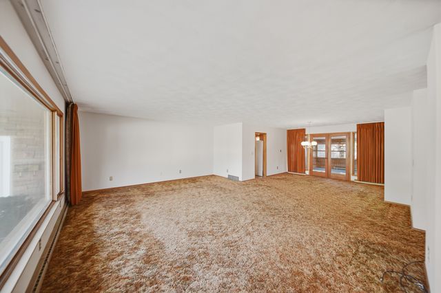 1304 Park Lane, Dixon, IL 61021