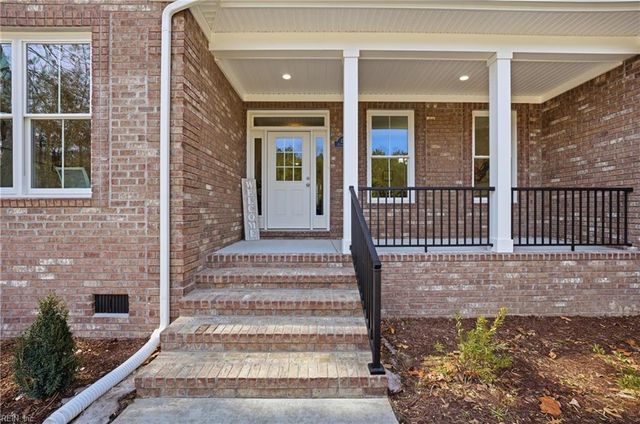 1312 Creekway DR, Smithfield, VA 23430