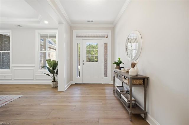 1312 Creekway DR, Smithfield, VA 23430