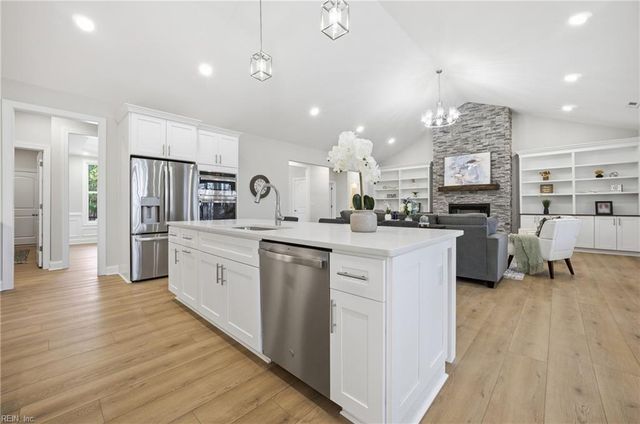 1312 Creekway DR, Smithfield, VA 23430