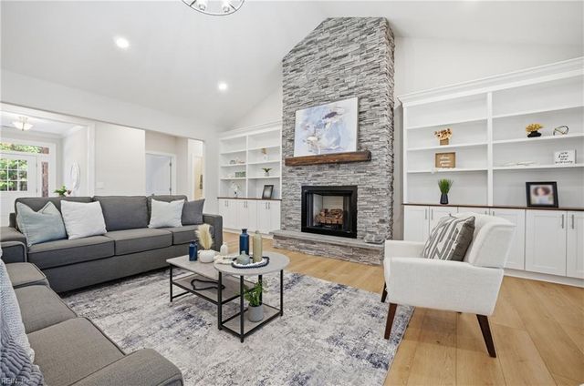 1312 Creekway DR, Smithfield, VA 23430