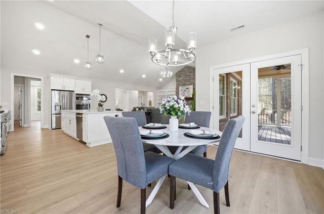 1312 Creekway DR, Smithfield, VA 23430