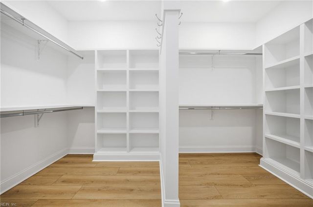 1312 Creekway DR, Smithfield, VA 23430