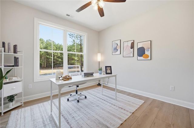 1312 Creekway DR, Smithfield, VA 23430