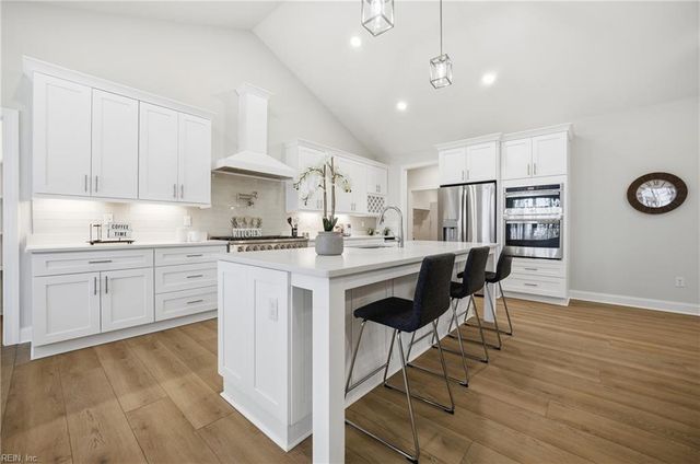 1312 Creekway DR, Smithfield, VA 23430