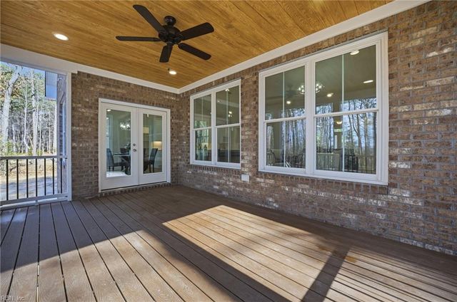 1312 Creekway DR, Smithfield, VA 23430