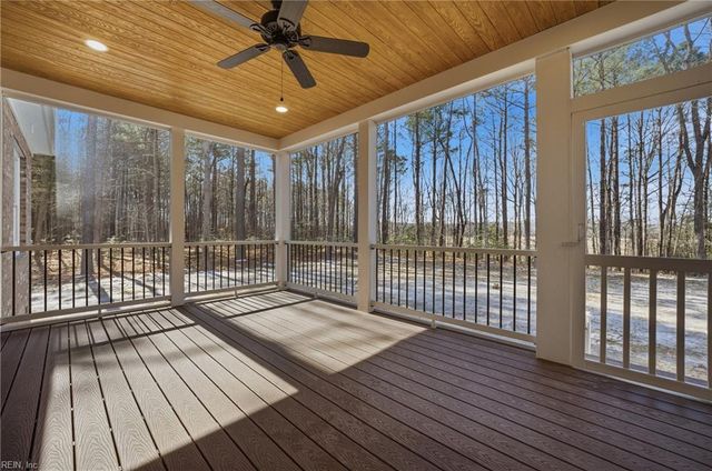 1312 Creekway DR, Smithfield, VA 23430