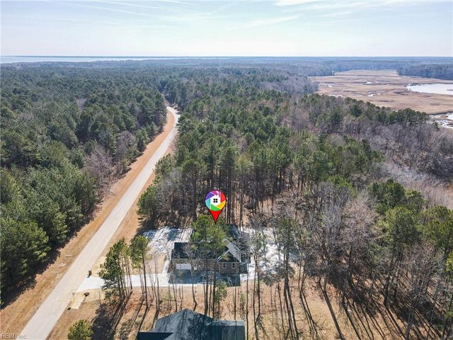 1312 Creekway DR, Smithfield, VA 23430