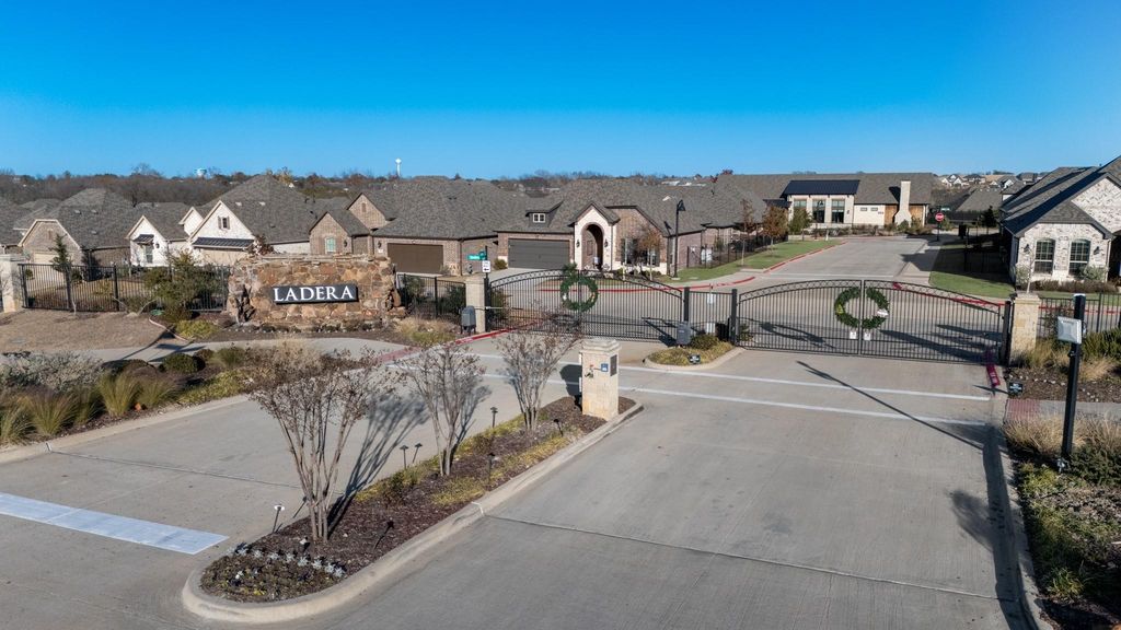 902 Sendera Lane, Rockwall, TX 75087