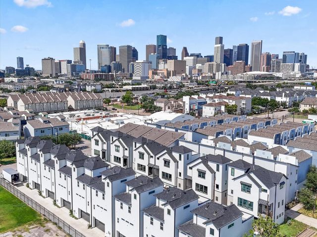 2220 Dennis Street, Houston, TX 77004