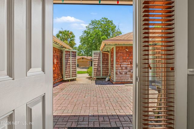 3866 LUTH Drive E, Jacksonville, FL 32250