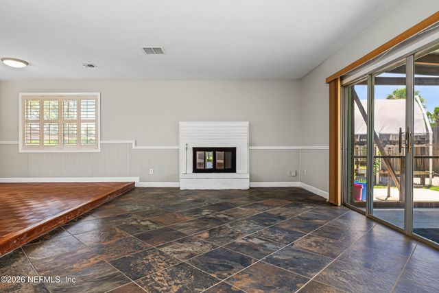 3866 LUTH Drive E, Jacksonville, FL 32250