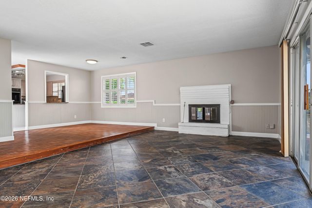 3866 LUTH Drive E, Jacksonville, FL 32250