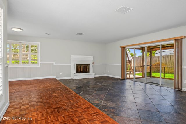 3866 LUTH Drive E, Jacksonville, FL 32250