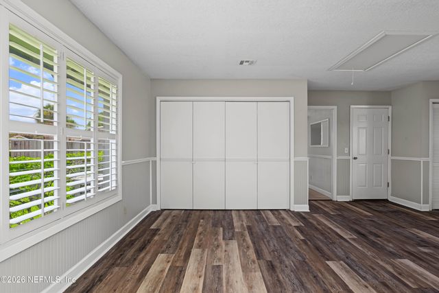 3866 LUTH Drive E, Jacksonville, FL 32250