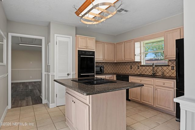 3866 LUTH Drive E, Jacksonville, FL 32250