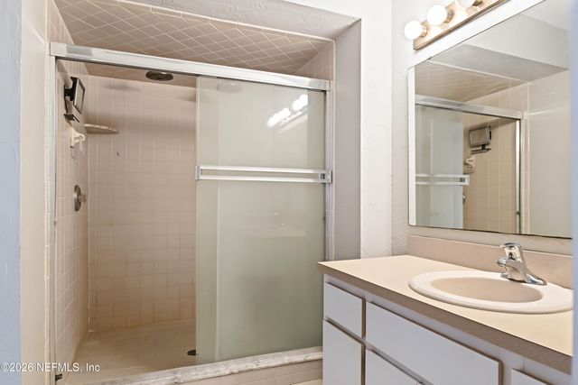 3866 LUTH Drive E, Jacksonville, FL 32250