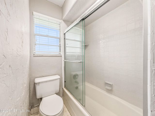 3866 LUTH Drive E, Jacksonville, FL 32250
