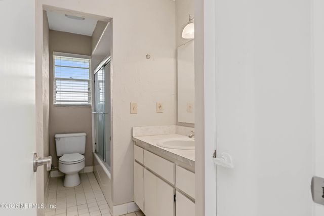 3866 LUTH Drive E, Jacksonville, FL 32250