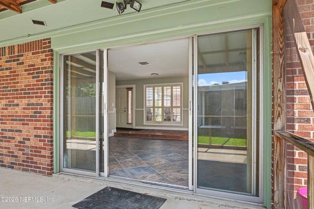 3866 LUTH Drive E, Jacksonville, FL 32250