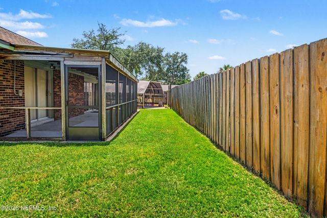 3866 LUTH Drive E, Jacksonville, FL 32250