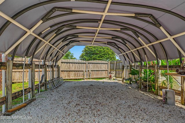 3866 LUTH Drive E, Jacksonville, FL 32250