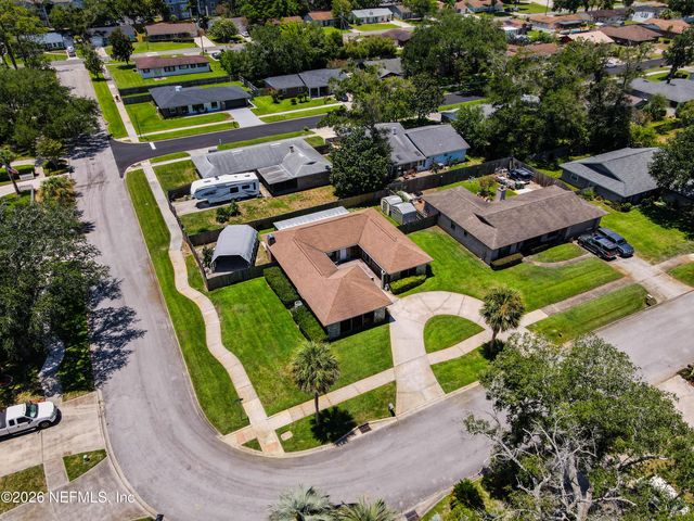 3866 LUTH Drive E, Jacksonville, FL 32250