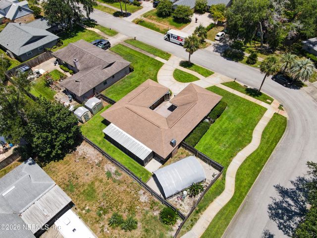 3866 LUTH Drive E, Jacksonville, FL 32250