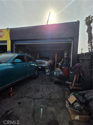 8401 S San Pedro, Los Angeles, CA 90003