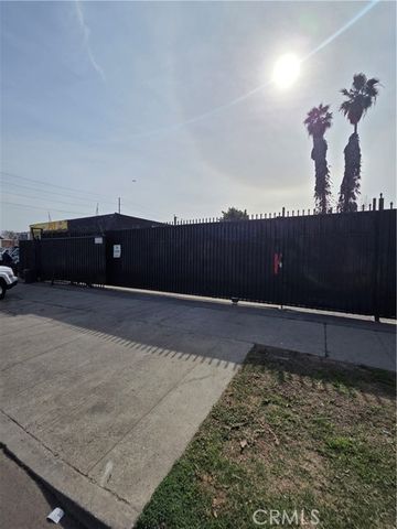 8401 S San Pedro, Los Angeles, CA 90003