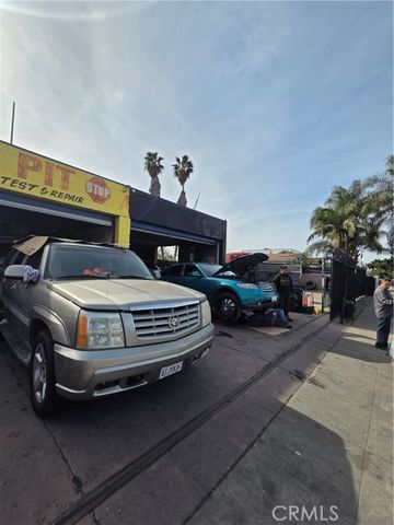 8401 S San Pedro, Los Angeles, CA 90003
