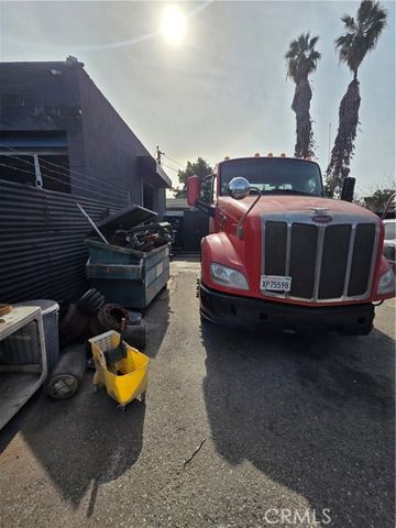 8401 S San Pedro, Los Angeles, CA 90003