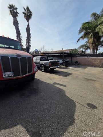 8401 S San Pedro, Los Angeles, CA 90003