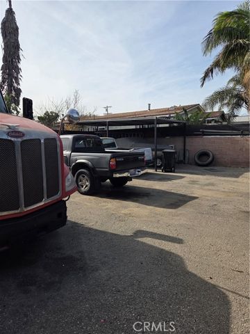 8401 S San Pedro, Los Angeles, CA 90003